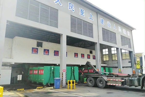 堆积快速门安装之前 堆积快速门安装之前