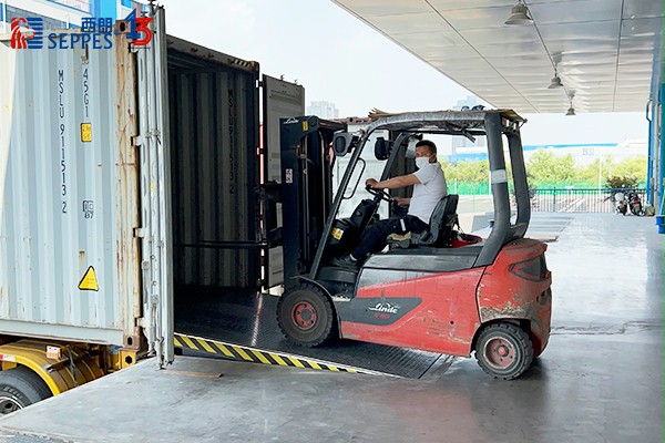 利勃海尔 利勃海尔