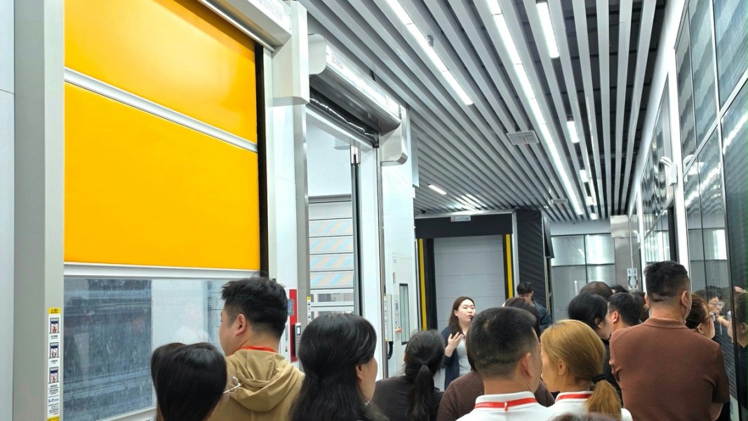 参访学员参观西朗办公区