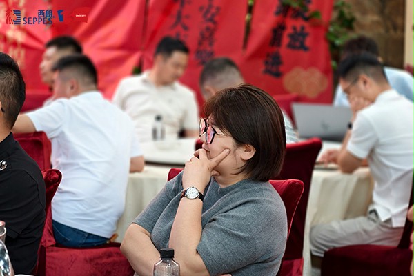 苏州市河南商会副会长、女企业家于素真董事长在活动现场