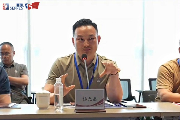 西朗门业杨元嘉董事长与胜科纳米董事长李晓旻博士做现场交流